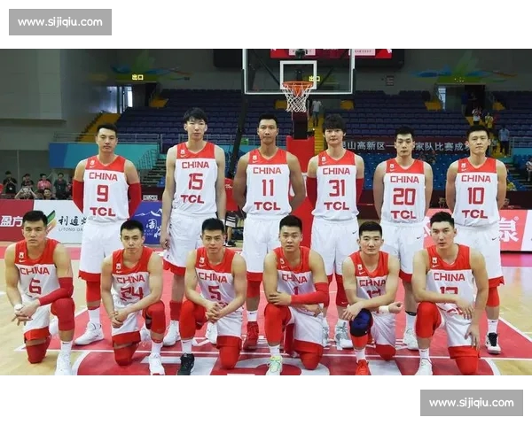 中国男篮备战世界杯迎来关键热身赛胜负走势引发全国球迷高度关注 中国男篮备战世界杯迎来关键热身赛胜负走势引发全国球迷高度关注
